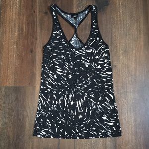 Mossimo patterned v-neck tank top